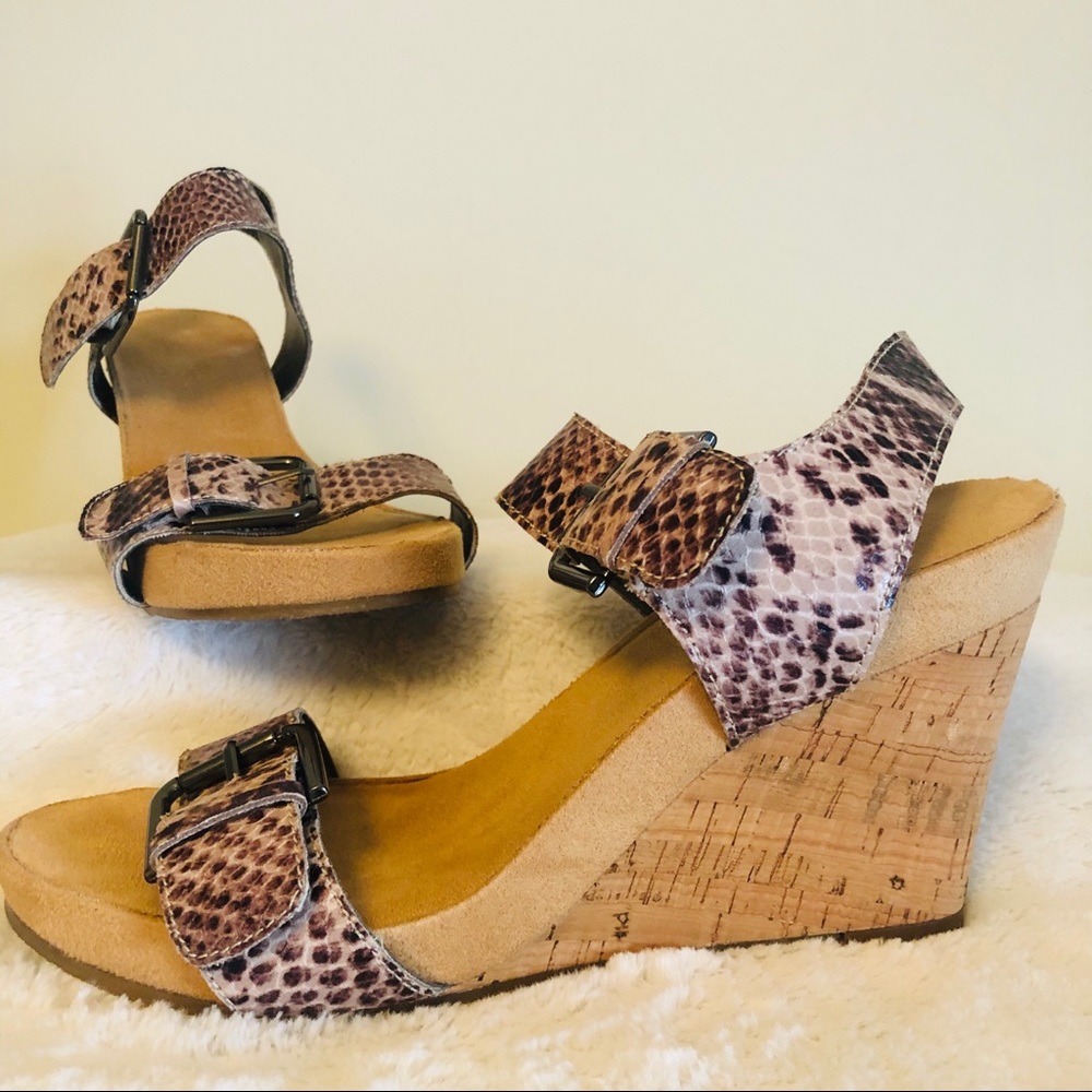 Snakeskin cork strap sandal